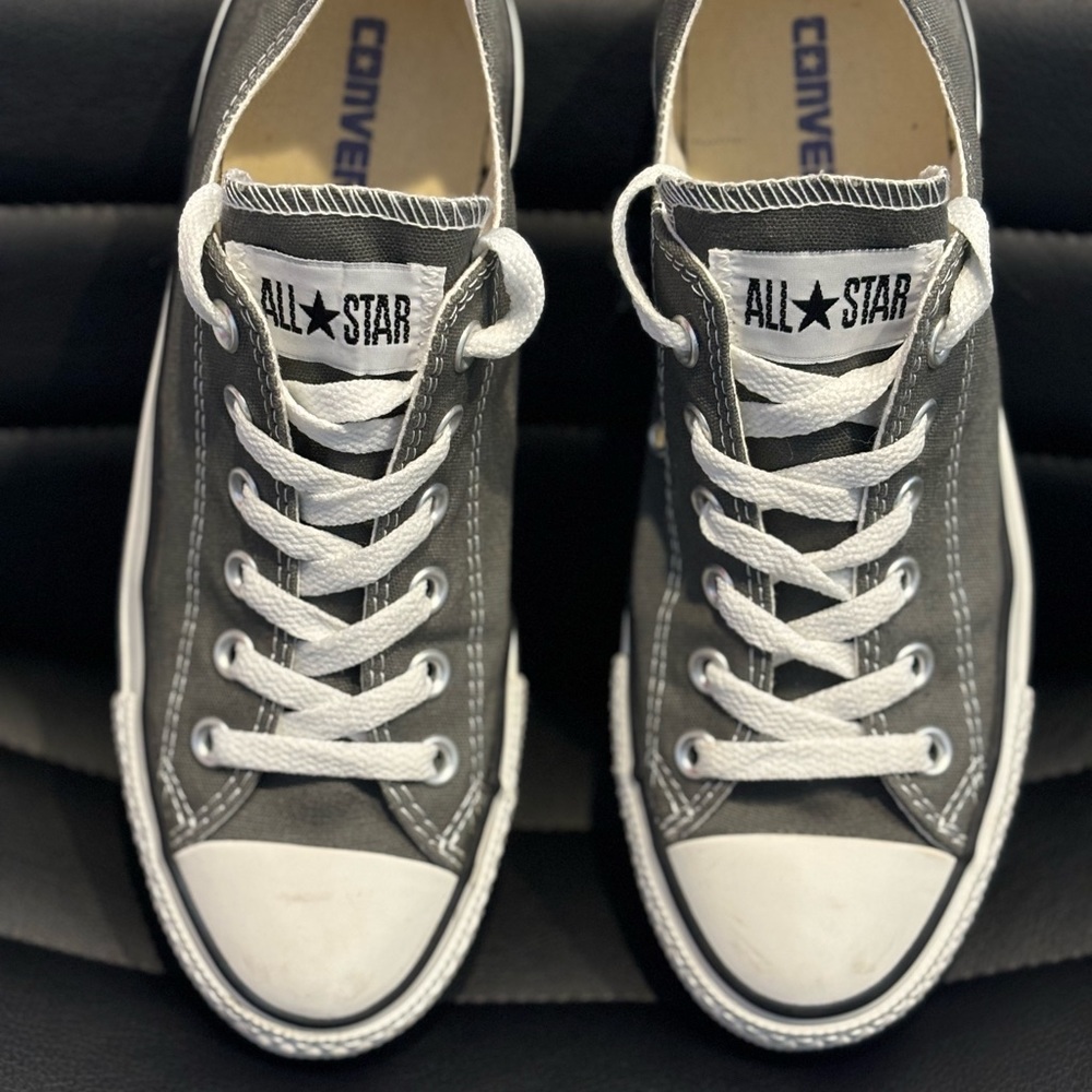 Converse unisex Men’s 6 and Women’s 8
